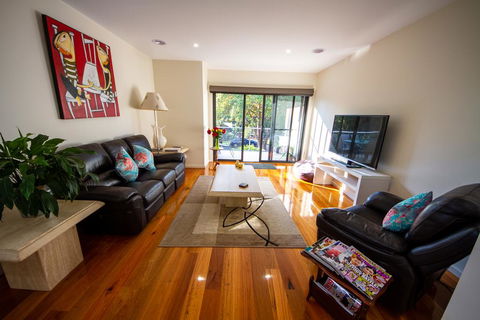 Champagne Stays Apartment - Accommodation Sunshine Coast 1