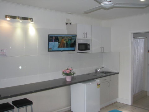Charm City Motel - Accommodation Sunshine Coast 2