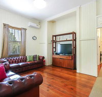 Charming Characterful Rustic-style Home Near The Gabba - Accommodation Sunshine Coast