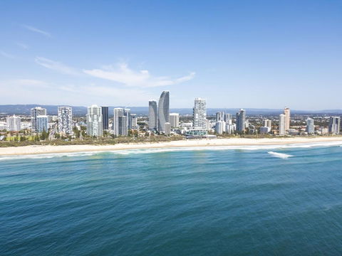 CHELSEA BY THE SEA - 2 BED APART - WALK TO BEACH - Accommodation Sunshine Coast 0