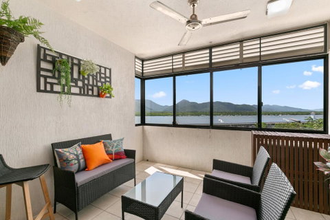 Chic City Apartment With Waterfront Views - Accommodation Sunshine Coast 0