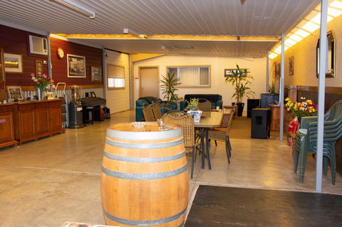 Chrissie's Dongara - Accommodation Sunshine Coast 0