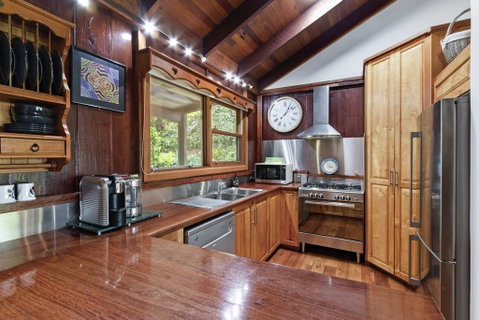 CHRISTOPHERS COTTAGE - Accommodation Sunshine Coast 3