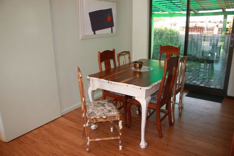 Chuditch Holiday Home Dwellingup - Great Central Location - Accommodation Sunshine Coast 3