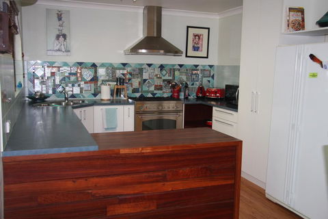 Chuditch Holiday Home Dwellingup - Great Central Location - Accommodation Sunshine Coast 2