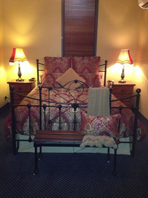 Church House B&B Gundagai - Accommodation Sunshine Coast 2