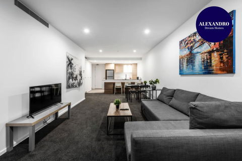 CITY APARTMENT And FREE CITY TOUR BUS NEARBY - Accommodation Sunshine Coast 0