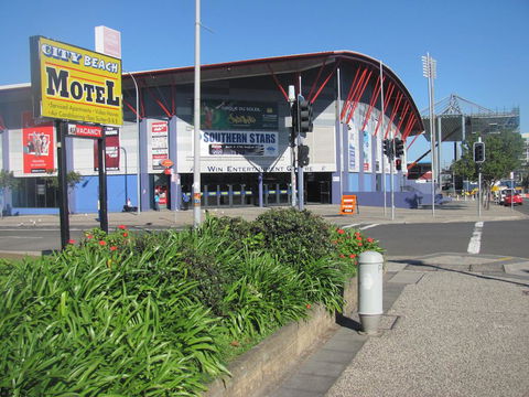 City Beach Motel - Accommodation Sunshine Coast 2