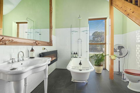 Claremont House - Accommodation Sunshine Coast 3