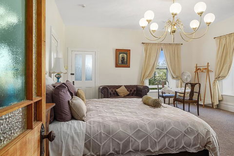 Claremont House - Accommodation Sunshine Coast 1