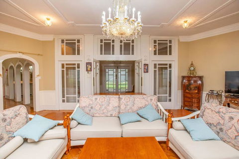 Classic 5 Beds Mt Dandenong Resort - Accommodation Sunshine Coast 0