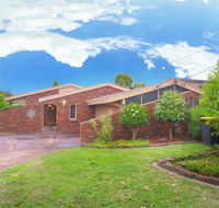 Classic Double Brick Garden House - Accommodation Sunshine Coast