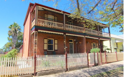 Classic Old Style House - Accommodation Sunshine Coast 0