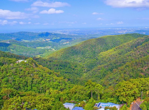 CLOUD 9 - Cliff Top Eagle Heights - Accommodation Sunshine Coast 2
