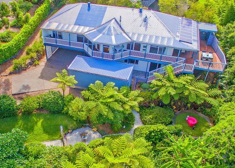 CLOUD 9 - Cliff Top Eagle Heights - Accommodation Sunshine Coast 0