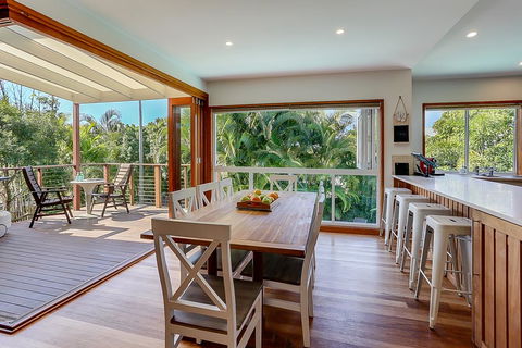 Coast Along - Accommodation Sunshine Coast 2