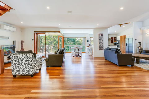 Coast Along - Accommodation Sunshine Coast 1
