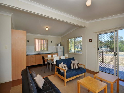 Coastal Cottage - Accommodation Sunshine Coast 3