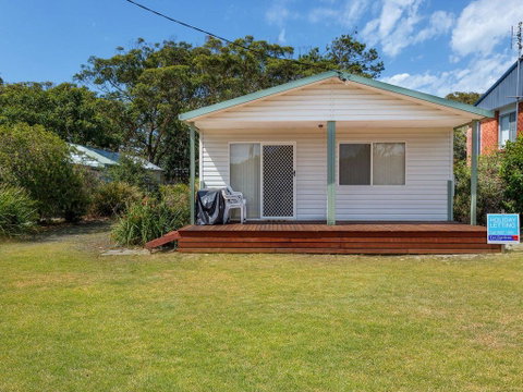 Coastal Cottage - Accommodation Sunshine Coast 0