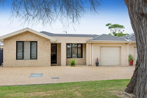 COASTAL HAVEN - DROMANA - Accommodation Sunshine Coast 0