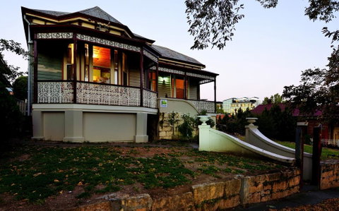 Cobb & Co House, Bha - Accommodation Sunshine Coast 1