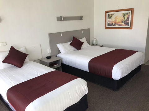 Cobb Inlander Motel - Accommodation Sunshine Coast 0