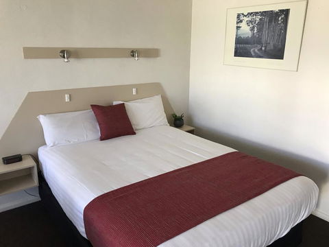 Cobb Inlander Motel - Accommodation Sunshine Coast 1