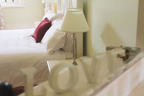 Cockburn House - Accommodation Sunshine Coast 2