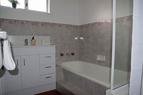 Cole House Apartments - Accommodation Sunshine Coast 0