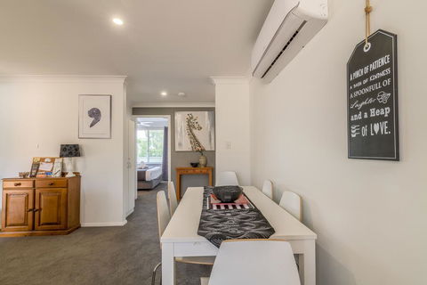 Cole House Apartments - Accommodation Sunshine Coast 2