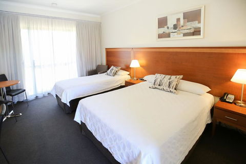 Comfort Inn Deakin Palms - Accommodation Sunshine Coast 3