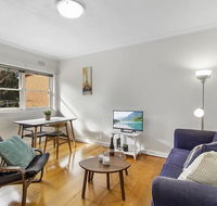 Comfy one-bedroom unit between city and airport - Accommodation Sunshine Coast