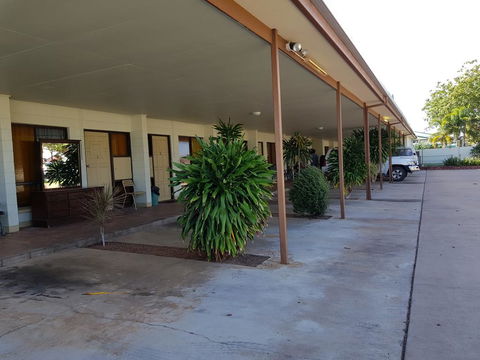 Commercial Hotel - Accommodation Sunshine Coast 2