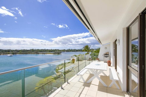 Commodore Apartment 8 - Accommodation Sunshine Coast 0