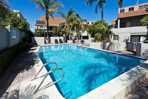 Como Mezzanine Retreat - Accommodation Sunshine Coast 3