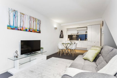 Complete Host AquaLuna Apartments - Accommodation Sunshine Coast 1