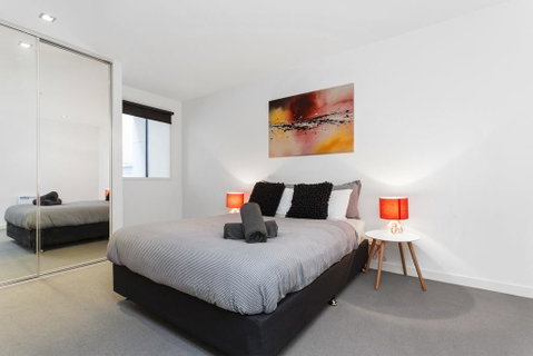 Complete Host AquaLuna Apartments - Accommodation Sunshine Coast 2