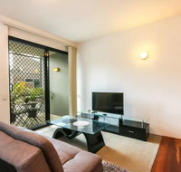 Contemporary 1 Bedroom Teneriffe Apartment with Pool and Gym - Accommodation Sunshine Coast