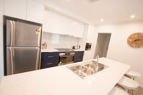 Contemporary Esprit With River Reserve Access - Accommodation Sunshine Coast 3