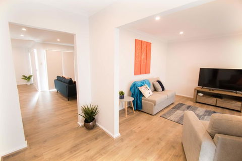 Contemporary Esprit With River Reserve Access - Accommodation Sunshine Coast 1