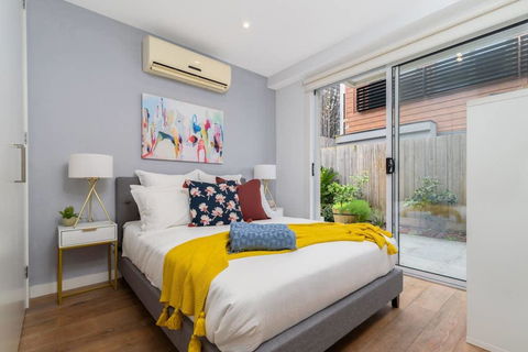 Convenience And Luxury In Carnegie - Accommodation Sunshine Coast 2