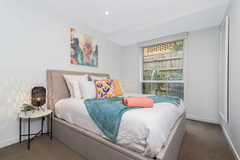 Convenience And Luxury In Carnegie - Accommodation Sunshine Coast 3