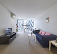 Convenient  Modern 1 Bed Apartment Docklands - Accommodation Sunshine Coast