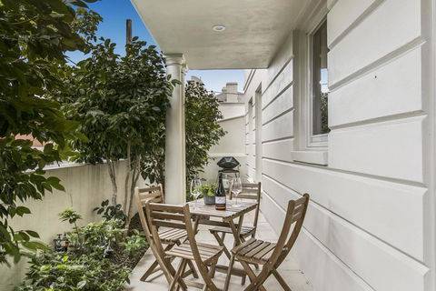 Convenient And Quiet In Sophisticated Malvern - Accommodation Sunshine Coast 2