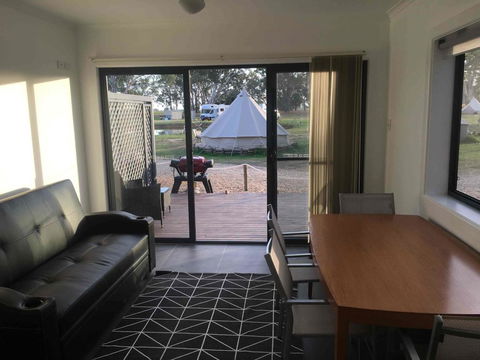 Coonawarra Cabins Unit A - Accommodation Sunshine Coast 2