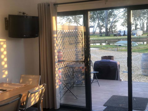 Coonawarra Cabins Unit D - Accommodation Sunshine Coast 2