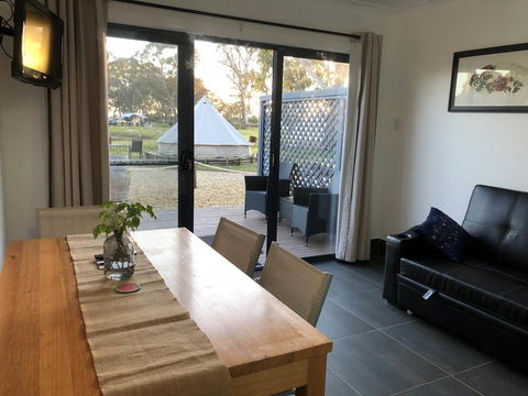 Coonawarra Cabins Unit D - Accommodation Sunshine Coast 1
