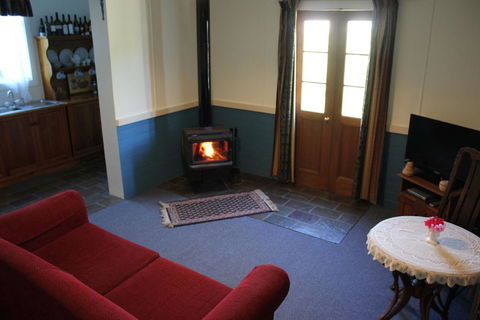Coonawarra's Pyrus Cottage - Accommodation Sunshine Coast 1