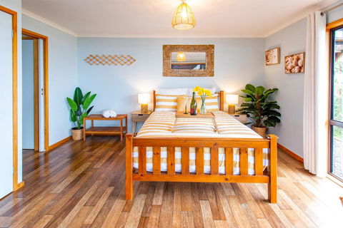 Coota Views Unit - Accommodation Sunshine Coast 0