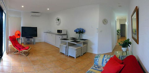 Corlette Retreat - Accommodation Sunshine Coast 1